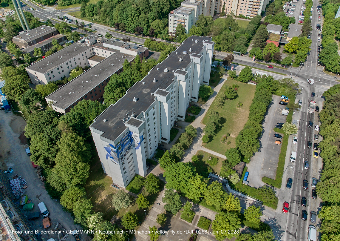 07.06.2023 - Graffiti aus der Luft und Ebene am Karl-Marx-Ring in Neuperlach